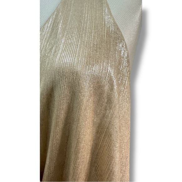 225 Shein | NWOT Gold Metallic Halter Mini Dress (Size XS) - 3for15 - Picture 5 of 15